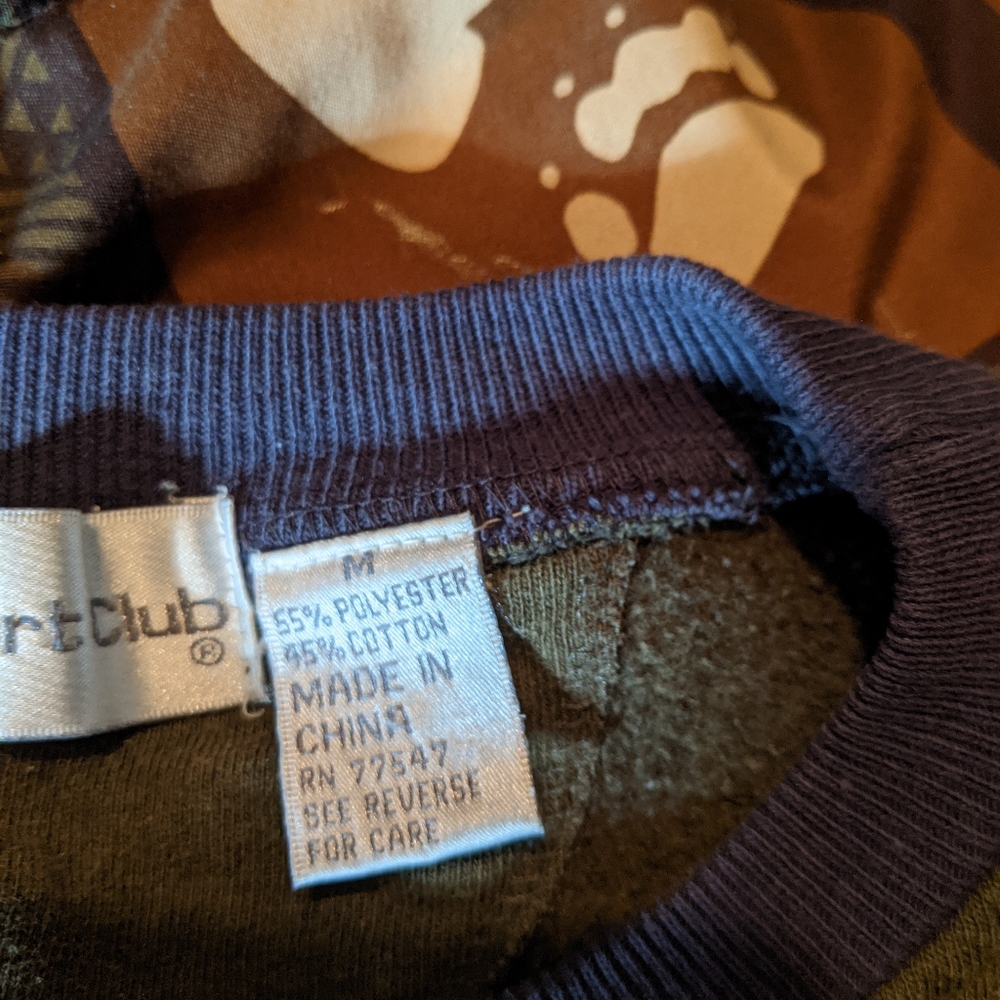 Sweatshirt